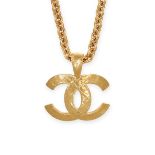 CHANEL VINTAGE PENDANT AND CHAIN