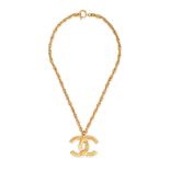 CHANEL VINTAGE PENDANT AND CHAIN