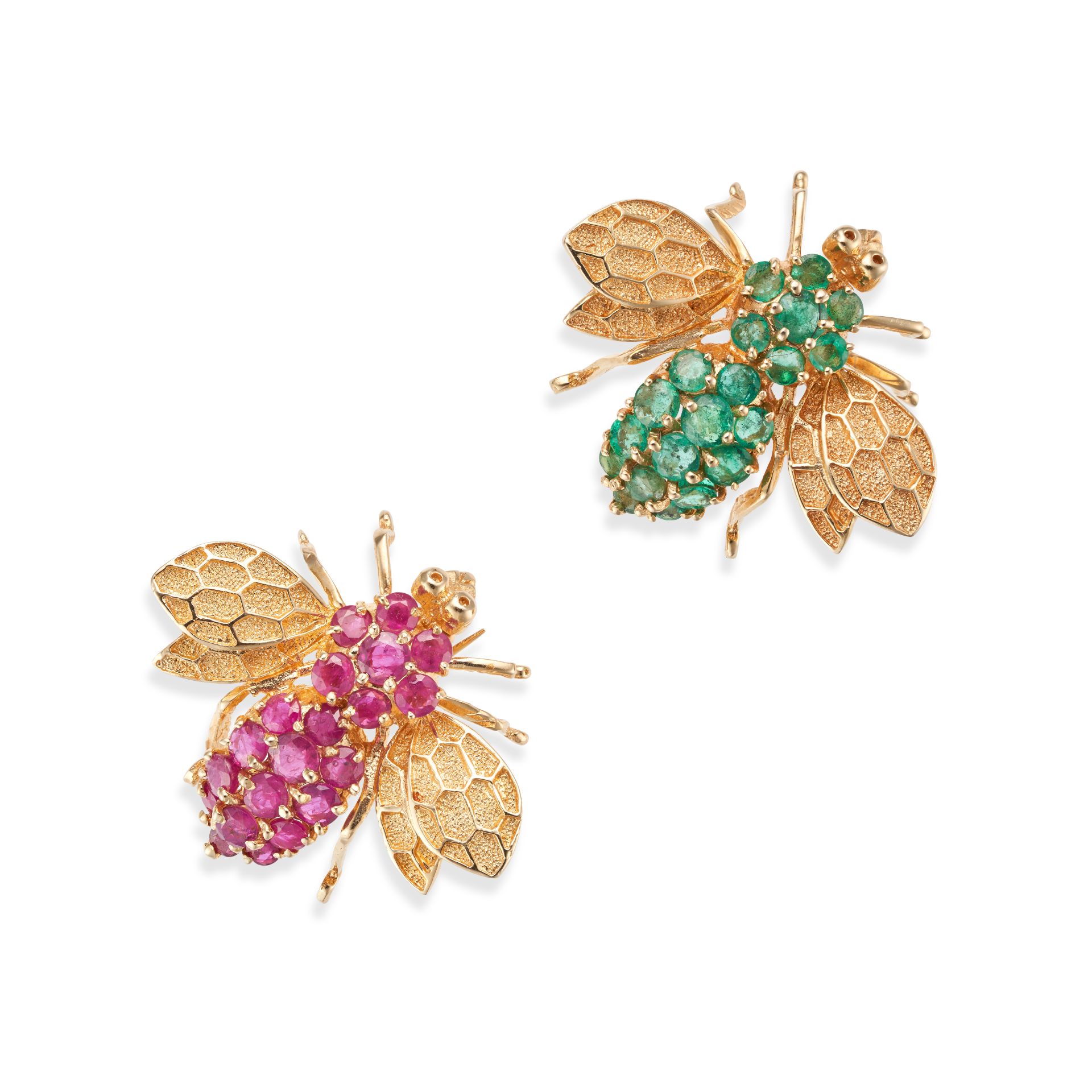 NO RESERVE - A PAIR OF RUBY AND EMERALD BEE BROOCHES each in identical design, one set with round...