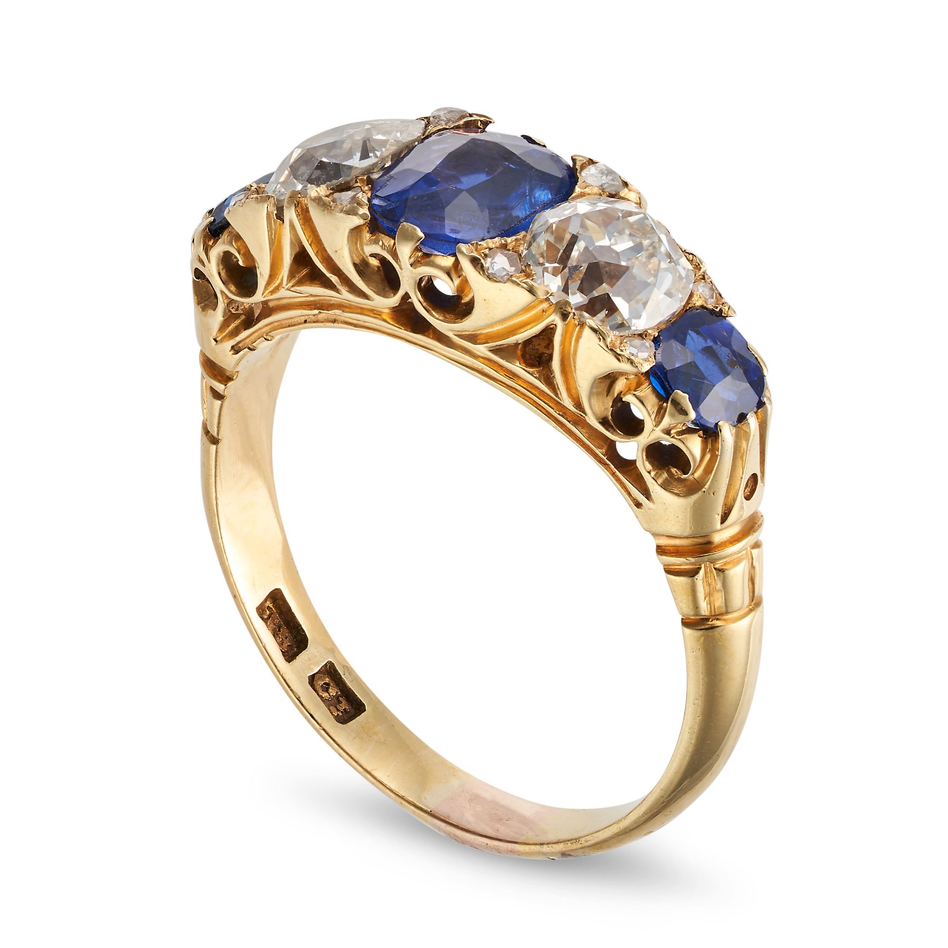 AN ANTIQUE SAPPHIRE AND DIAMOND FIVE STONE RING in 18ct yellow gold, set with a row of alternatin... - Bild 2 aus 2