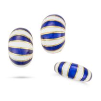 VAN CLEEF & ARPELS, AN ENAMEL RING AND EARRINGS SUITE in 18ct yellow gold, the bombe ring decorat...