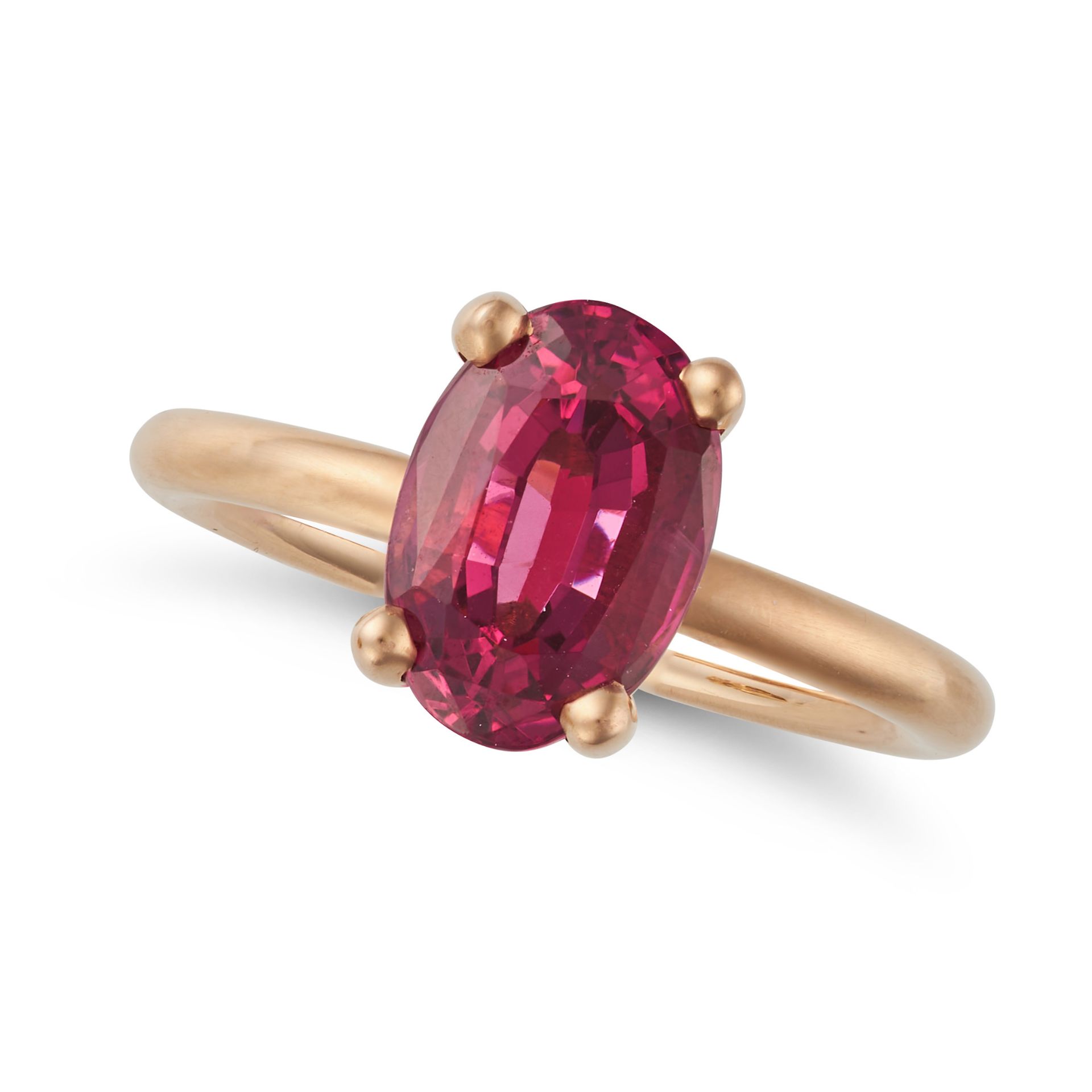 A SPINEL RING set with an oval cut spinel of approximately 3.02 carats, no assay marks, size M / ...