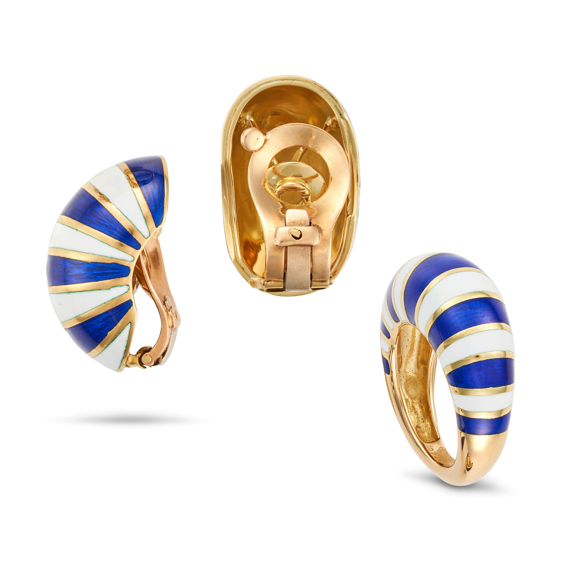 VAN CLEEF & ARPELS, AN ENAMEL RING AND EARRINGS SUITE in 18ct yellow gold, the bombe ring decorat... - Bild 2 aus 2