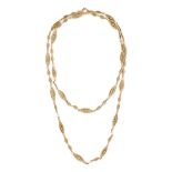 AN ANTIQUE FRENCH GOLD CHAIN NECKLACE in 18ct yellow gold, comprising a row of navette shaped fan...