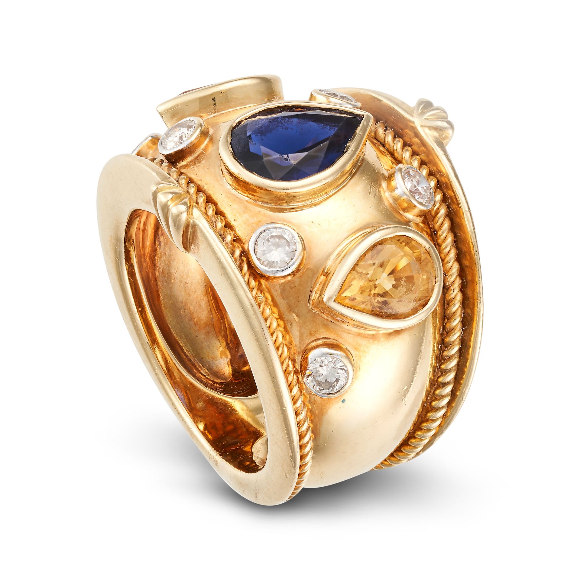 AN IOLITE, CITRINE AND DIAMOND DRESS RING in 18ct yellow gold, set with a pear cut iolite and two... - Bild 2 aus 2