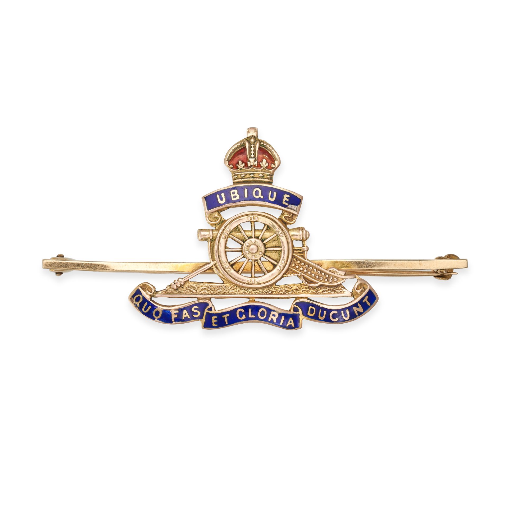 NO RESERVE - AN ENAMEL ROYAL ARTILLERY CAP BADGE BROOCH in 9ct yellow gold, designed as the cap b...