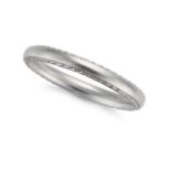 NO RESERVE - A BAND RING comprising a plain band with engraved details to the sides, marked indis...