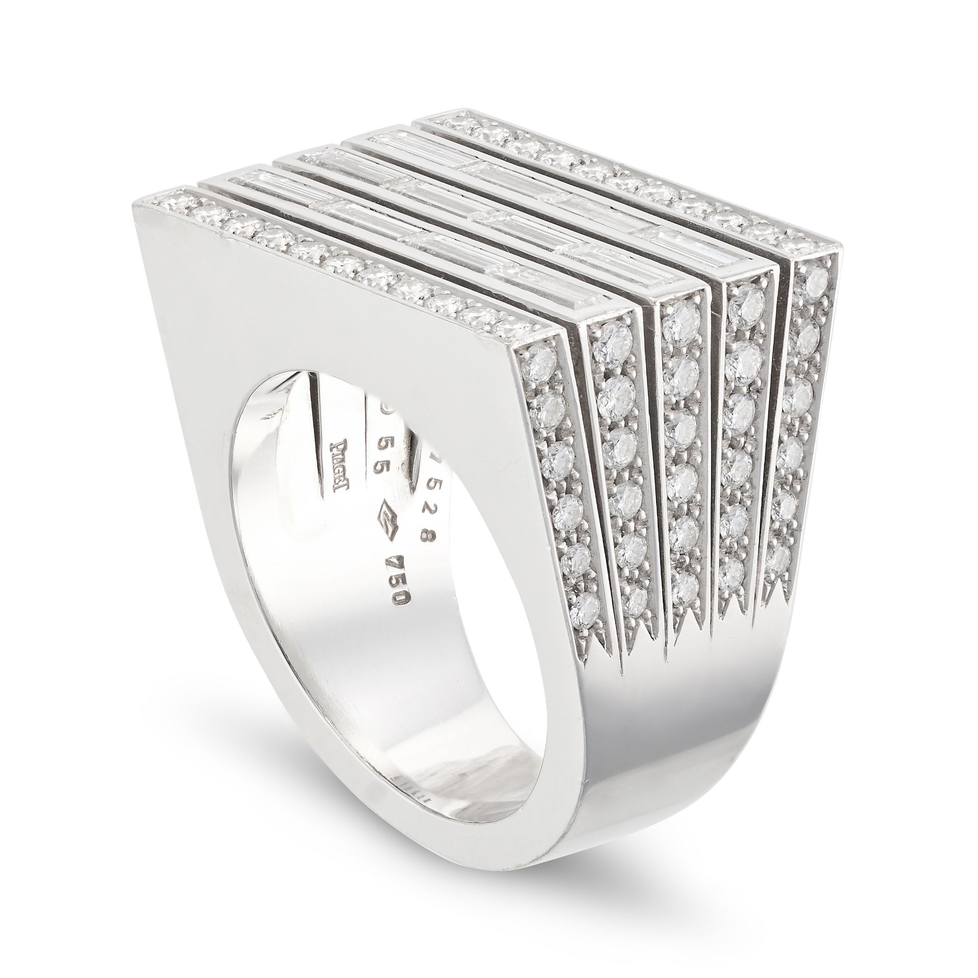 PIAGET, A DIAMOND FREEDOM RING set with three rows of baguette cut diamonds, accented by rows of ... - Bild 2 aus 2