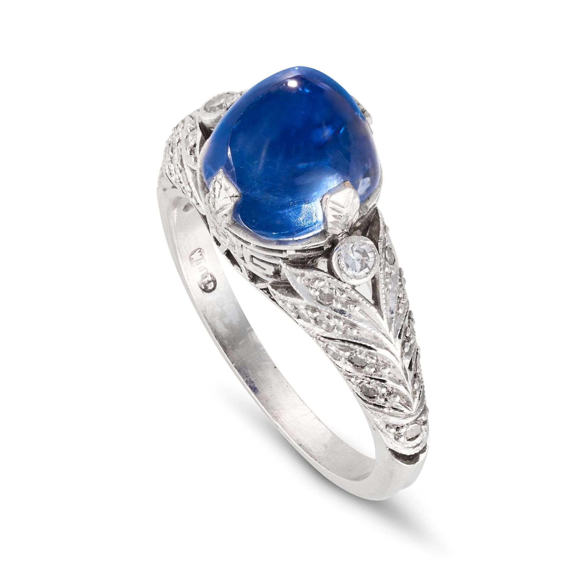 AN ART DECO KASHMIR SAPPHIRE AND DIAMOND RING in platinum, set with a sugarloaf cabochon sapphire... - Image 2 of 3