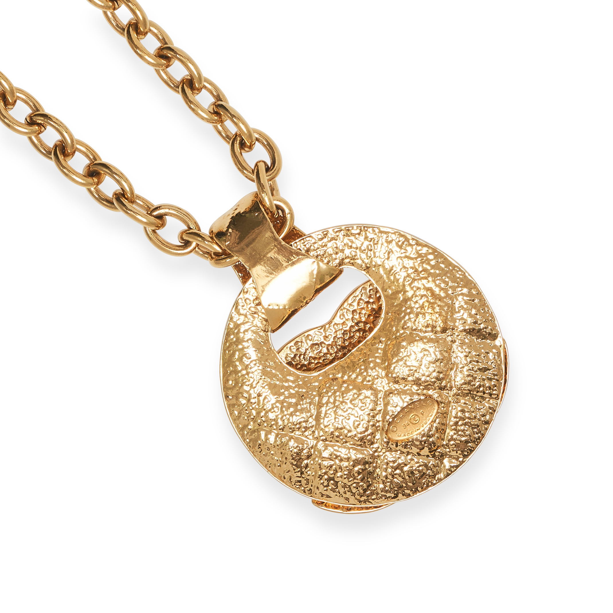 CHANEL, A VINTAGE PENDANT AND CHAIN comprising a quilted circular pendant with interlocking CC mo... - Image 3 of 3