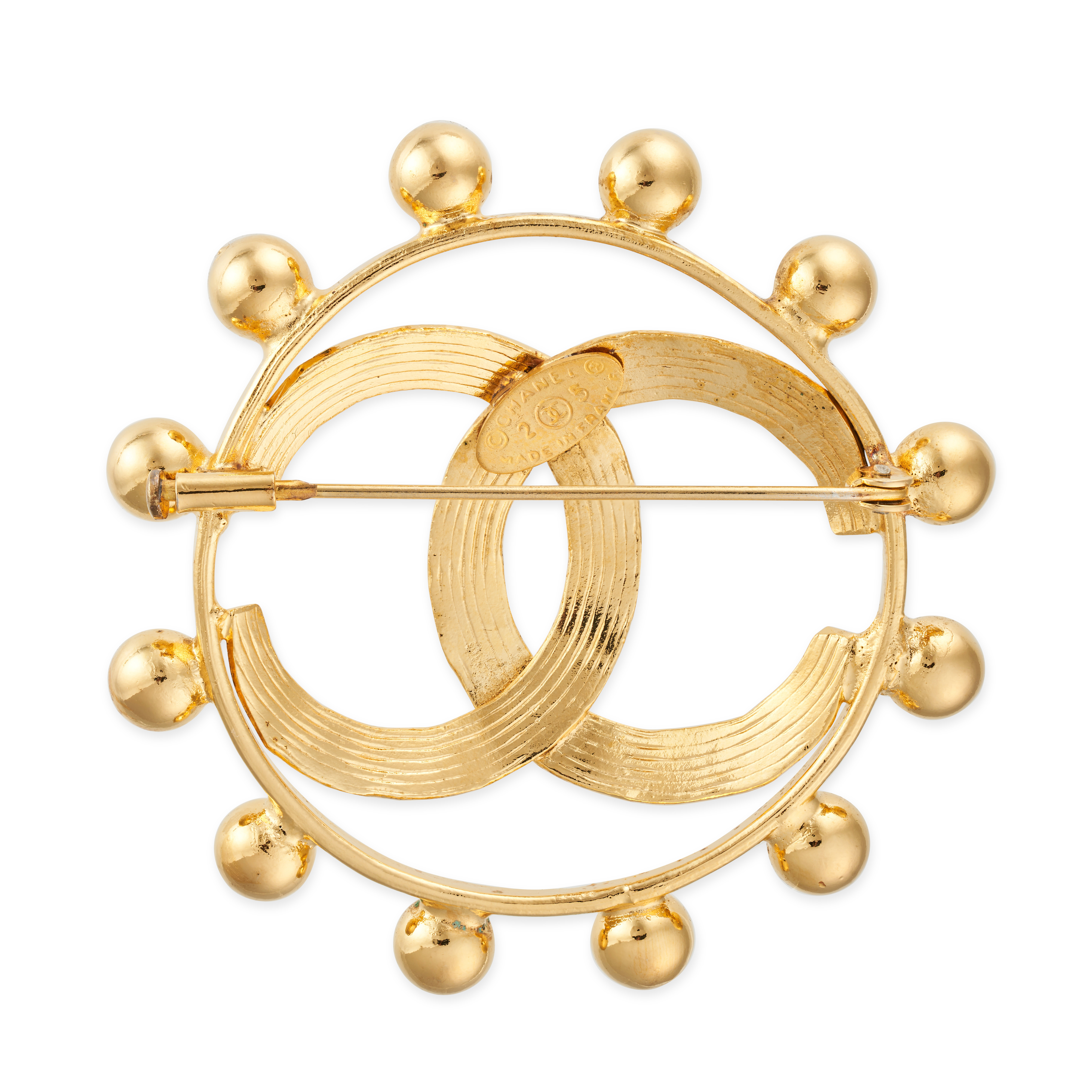 CHANEL, A LARGE CC BROOCH comprising an interlocking CC motif within a circle set with gold tone ... - Image 2 of 2