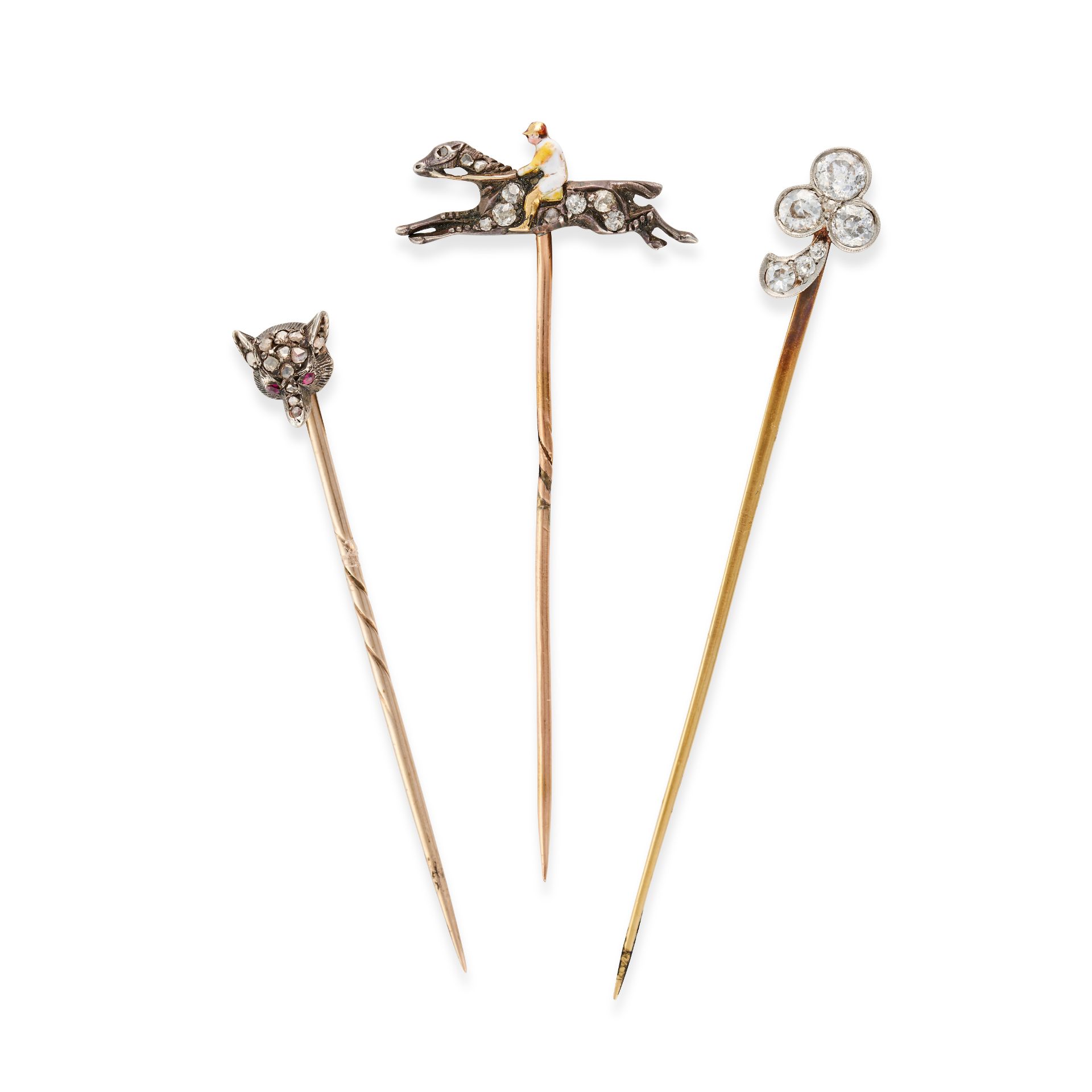 A COLLECTION OF ANTIQUE STICK / TIE PINS comprising a fox head set with rose cut diamonds and rou... - Bild 2 aus 2