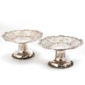 TIFFANY & CO: A PAIR OF 19TH CENTURY AMERICAN STERLING SILVER TAZZAS