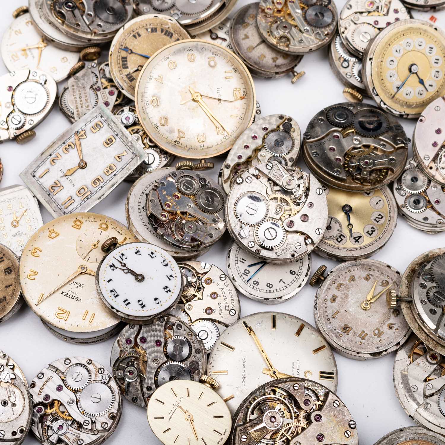 A LARGE COLLECTION OF WATCH MOVEMENTS - Image 5 of 6