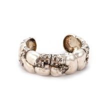 PATRICK MAVROS: A SILVER HIPPO CUFF BANGLE