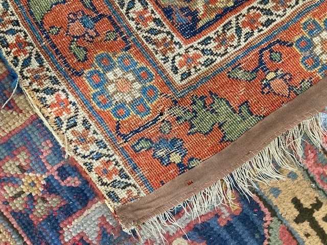 AN ANTIQUE BIDJAR CARPET - Image 5 of 5