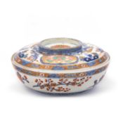 A JAPANESE IMARI BOWL AND COVER, 19TH CENTURY