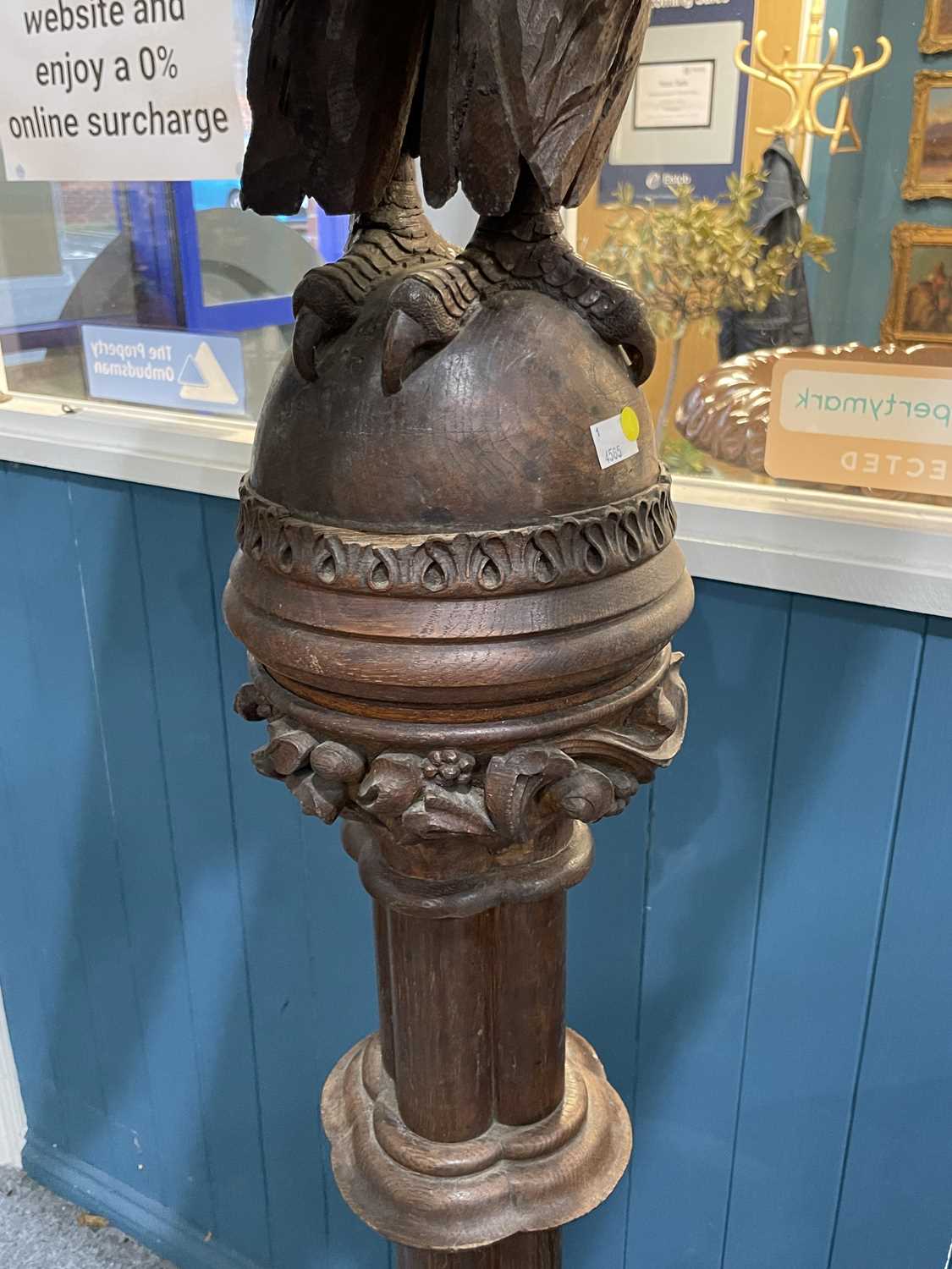 A LARGE 19TH CENTURY CARVED OAK EAGLE LECTERN - Image 6 of 11