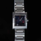 A GENTS STEEL DUNHILL DUO DISPLAY BRACELET WATCH