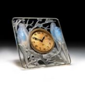 RENÉ LALIQUE (FRENCH, 1860-1945), AN 'INSÉPARABLES' CLOCK, DESIGNED 1926