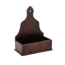 AN EARLY 19TH CENTURY OAK CANDLE BOX