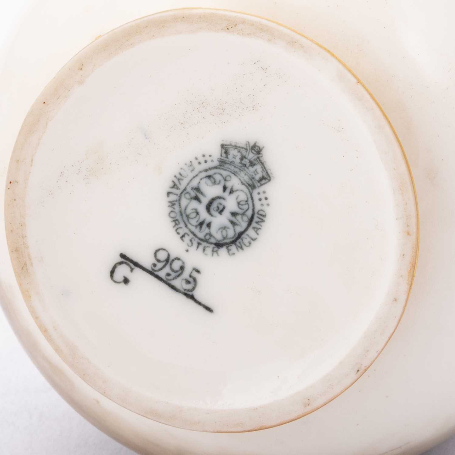 A ROYAL WORCESTER VASE BY JAMES STINTON, DATED 1904 - Image 3 of 3