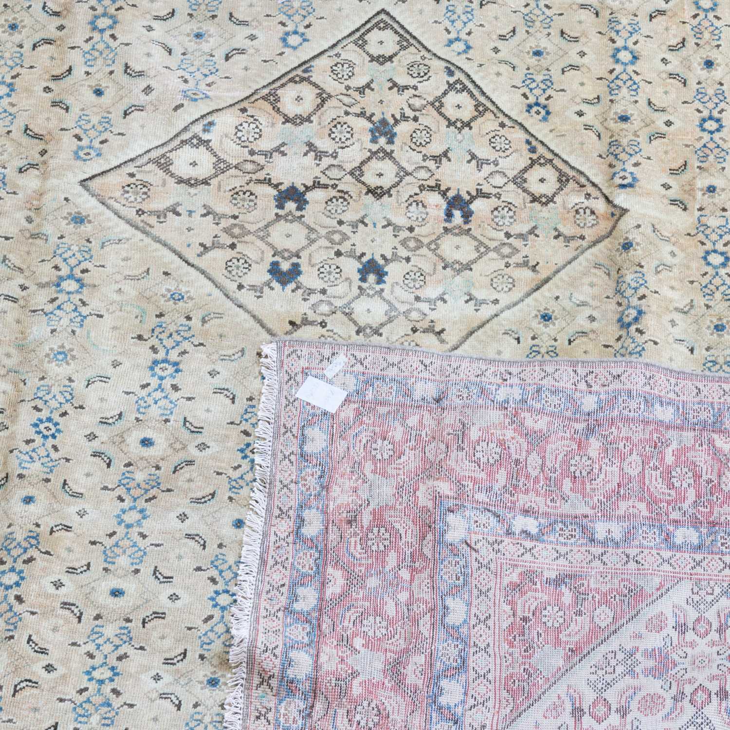 A MAHAL CARPET - Image 2 of 2