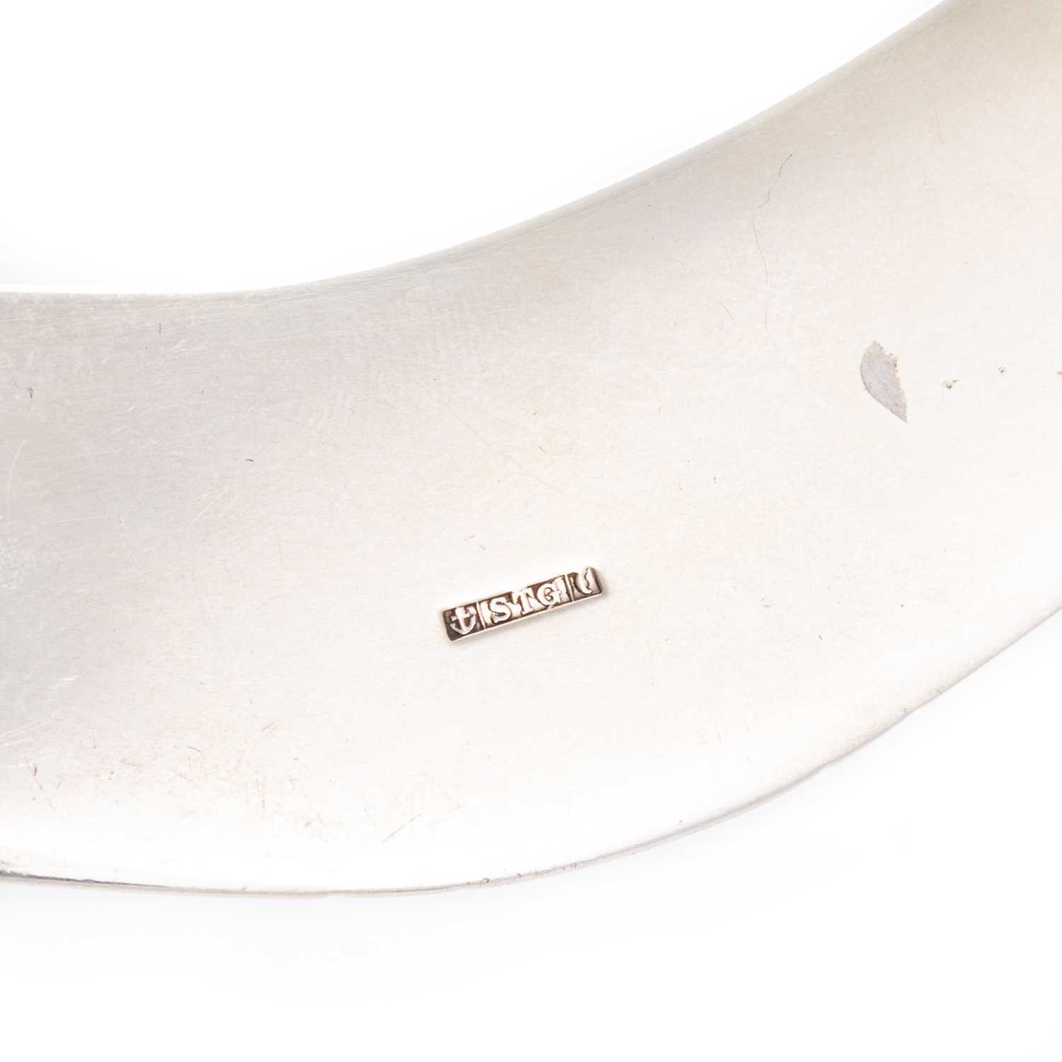 AN AUSTRALIAN SILVER MODEL OF A BOOMERANG - Image 3 of 3