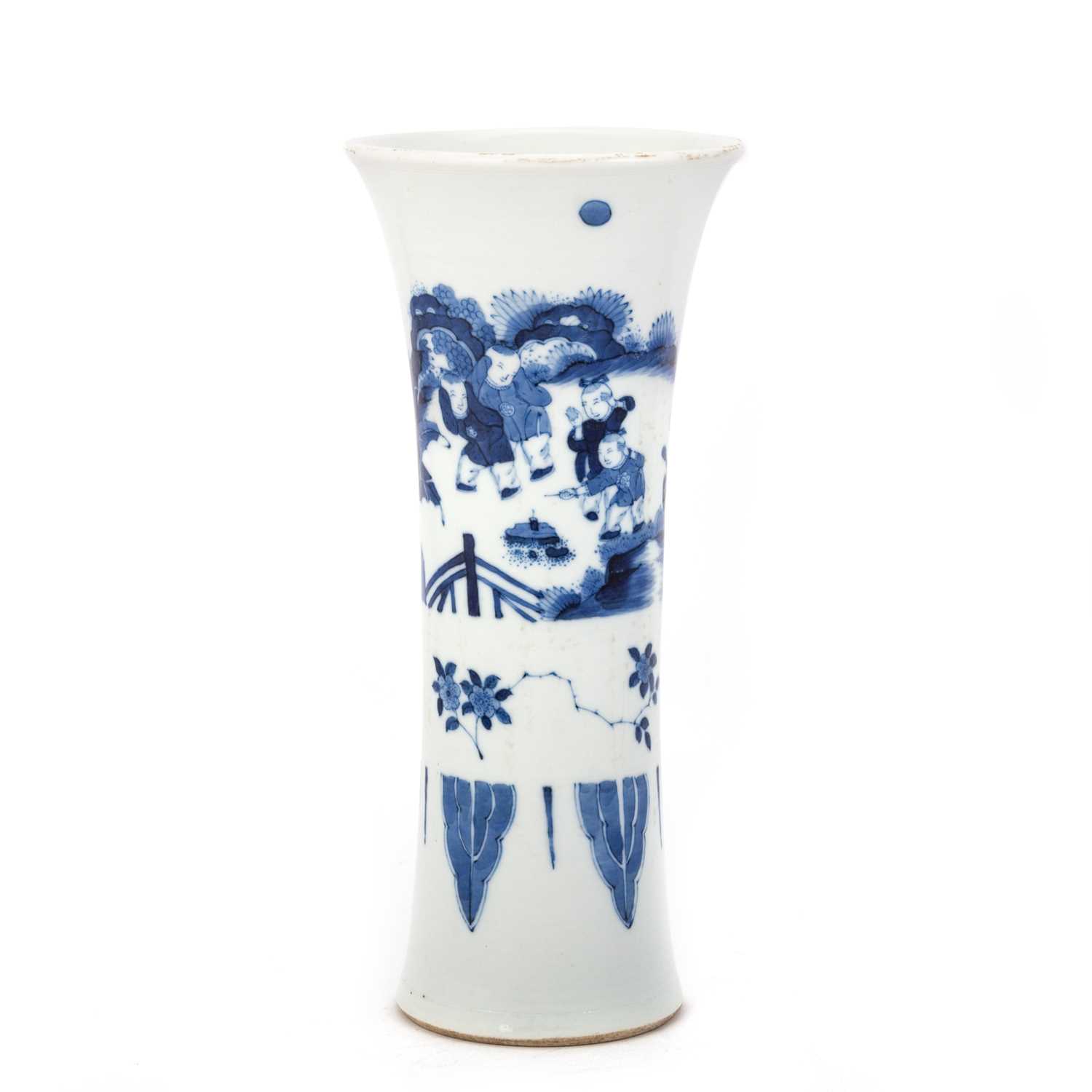 A CHINESE BLUE AND WHITE VASE, GU