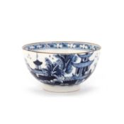 A LOWESTOFT BLUE AND WHITE TEA BOWL. CIRCA 1770-80