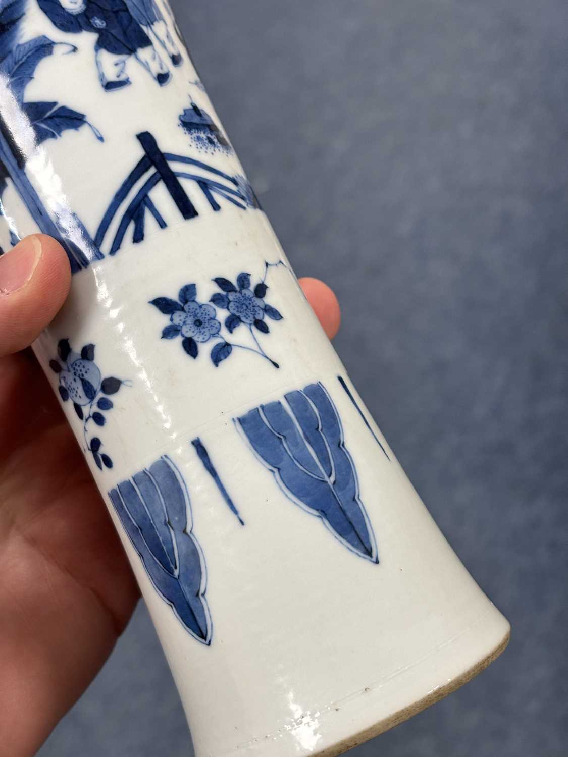 A CHINESE BLUE AND WHITE VASE, GU - Image 10 of 10