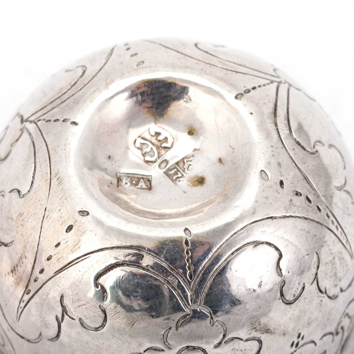 AN 18TH CENTURY RUSSIAN SILVER TUMBLER CUP - Image 2 of 2