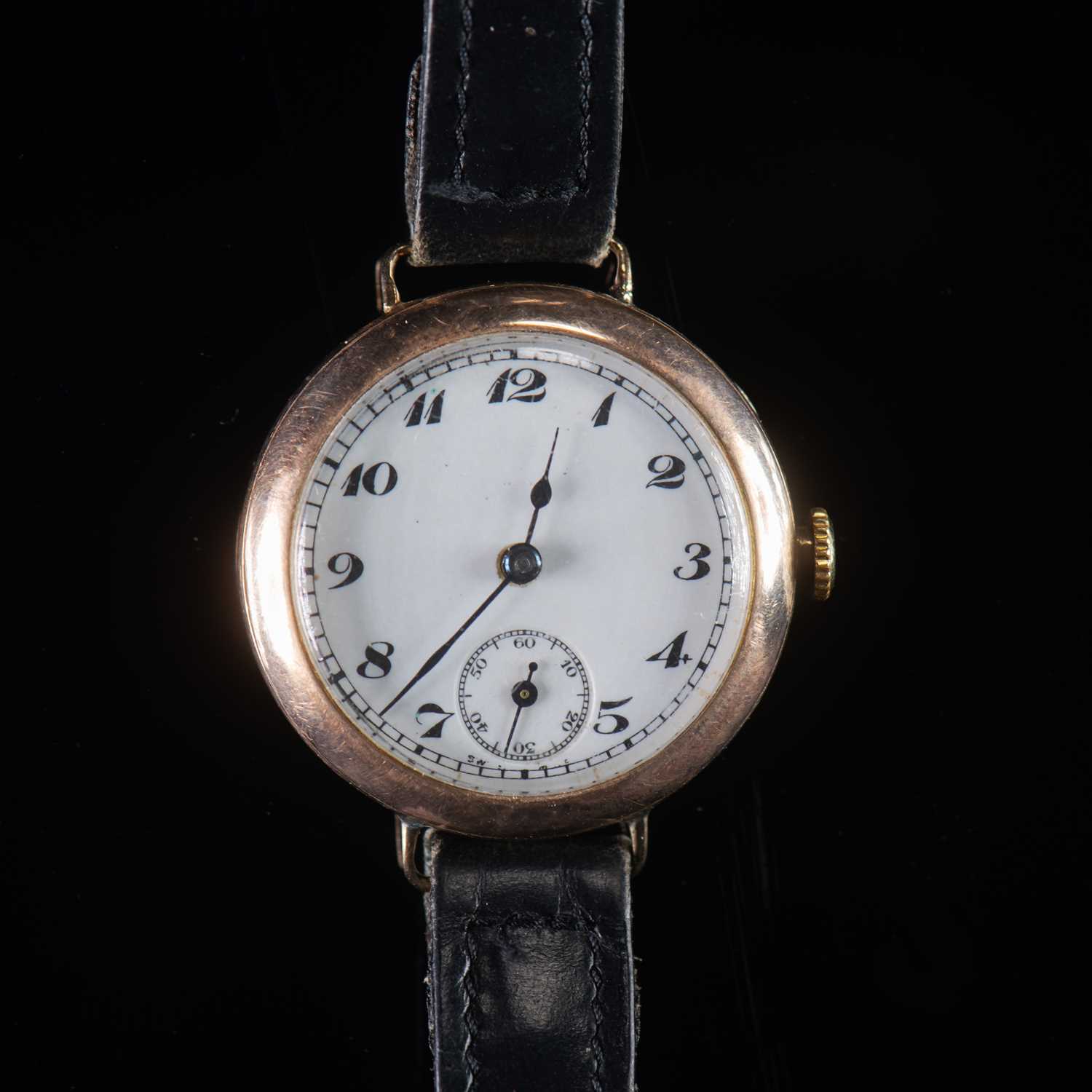 A 9CT GOLD TRENCH WATCH