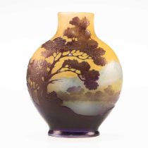 ÉMILE GALLÉ (FRENCH, 1846-1904), A CAMEO GLASS VASE, CIRCA 1900