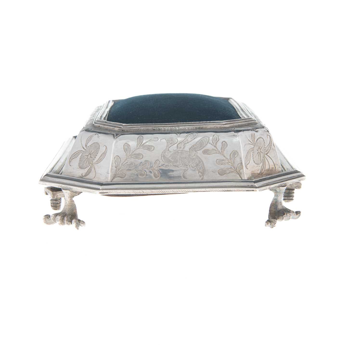 A JAMES II SILVER CHINOISERIE PIN CUSHION - Image 3 of 4