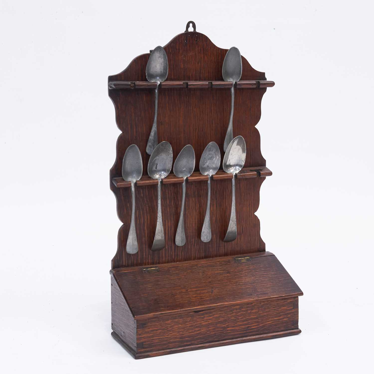 A GEORGIAN OAK SPOON RACK