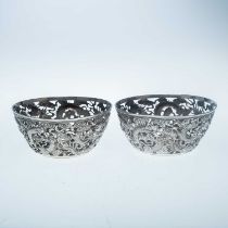 A PAIR OF EARLY 20TH CENTURY CHINESE SILVER BOWLS