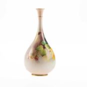 A ROYAL WORCESTER VASE BY HARRY MARTIN, EARLY 20TH CENTURY