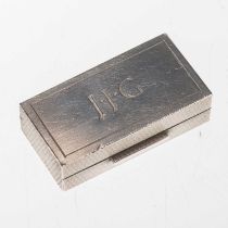 AN ELIZABETH II SILVER PILL BOX