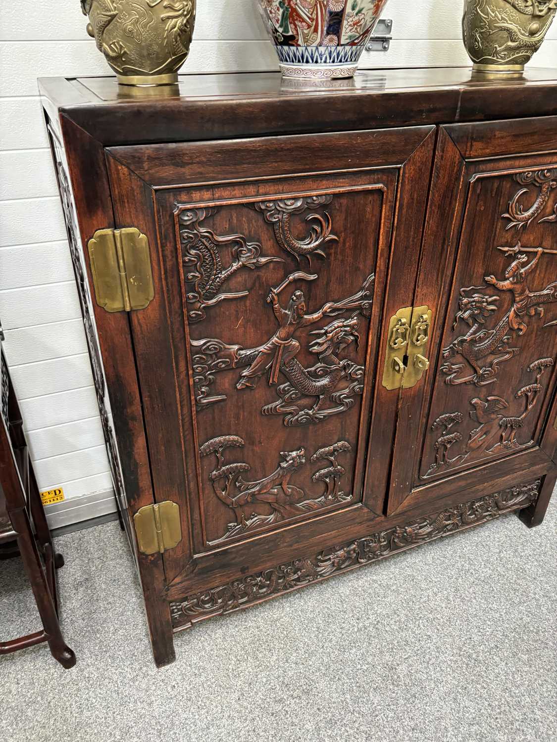 AN EARLY 20TH CENTURY CHINESE HARDWOOD SIDE CABINET - Image 6 of 6