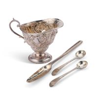 A GEORGE III SILVER MARROW SCOOP