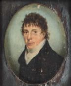 18TH/ EARLY 19TH CENTURY ENGLISH SCHOOL PORTRAIT MINIATURE OF A GENTLEMAN IN A BLACK COAT