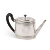 AN EARLY 19TH CENTURY FRENCH SILVER TEAPOT