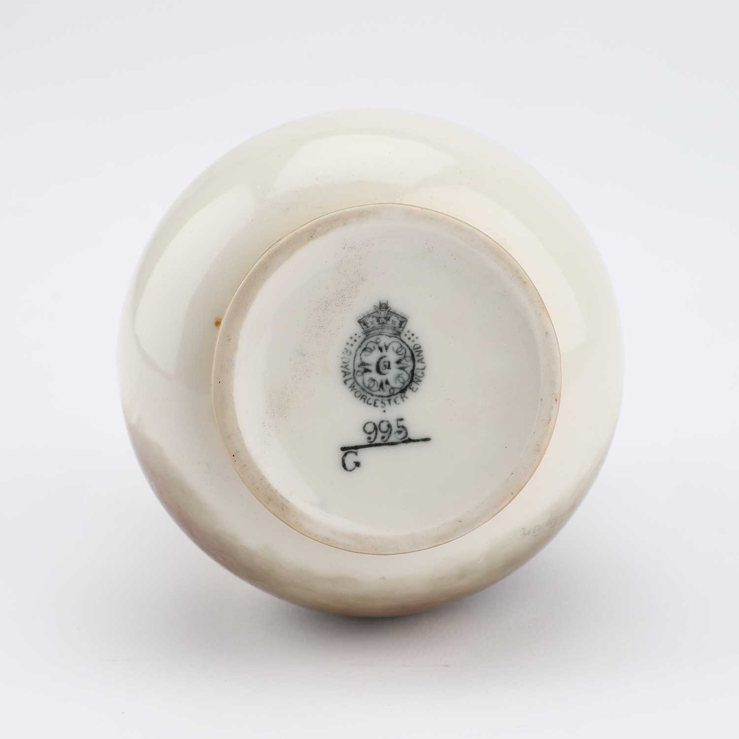 A ROYAL WORCESTER VASE BY JAMES STINTON, DATED 1904 - Image 2 of 2