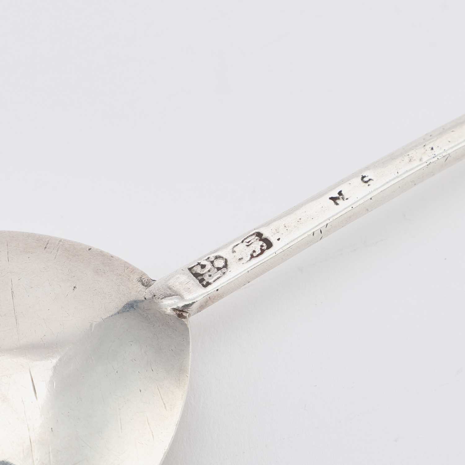 A CHARLES I SILVER SLIP-TOP SPOON - Image 2 of 3
