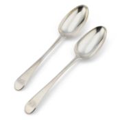 DUNDEE: A PAIR OF SCOTTISH PROVINCIAL SILVER TABLE SPOONS