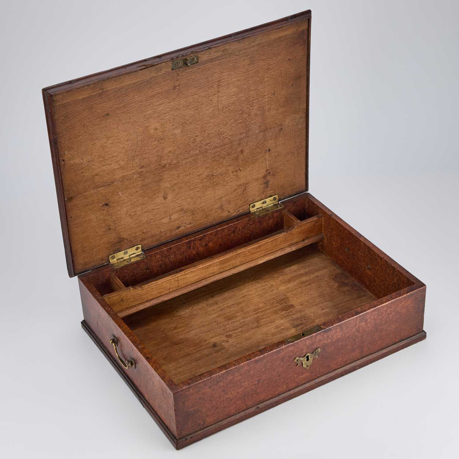 AN 18TH CENTURY BURR WOOD BOX - Image 2 of 3