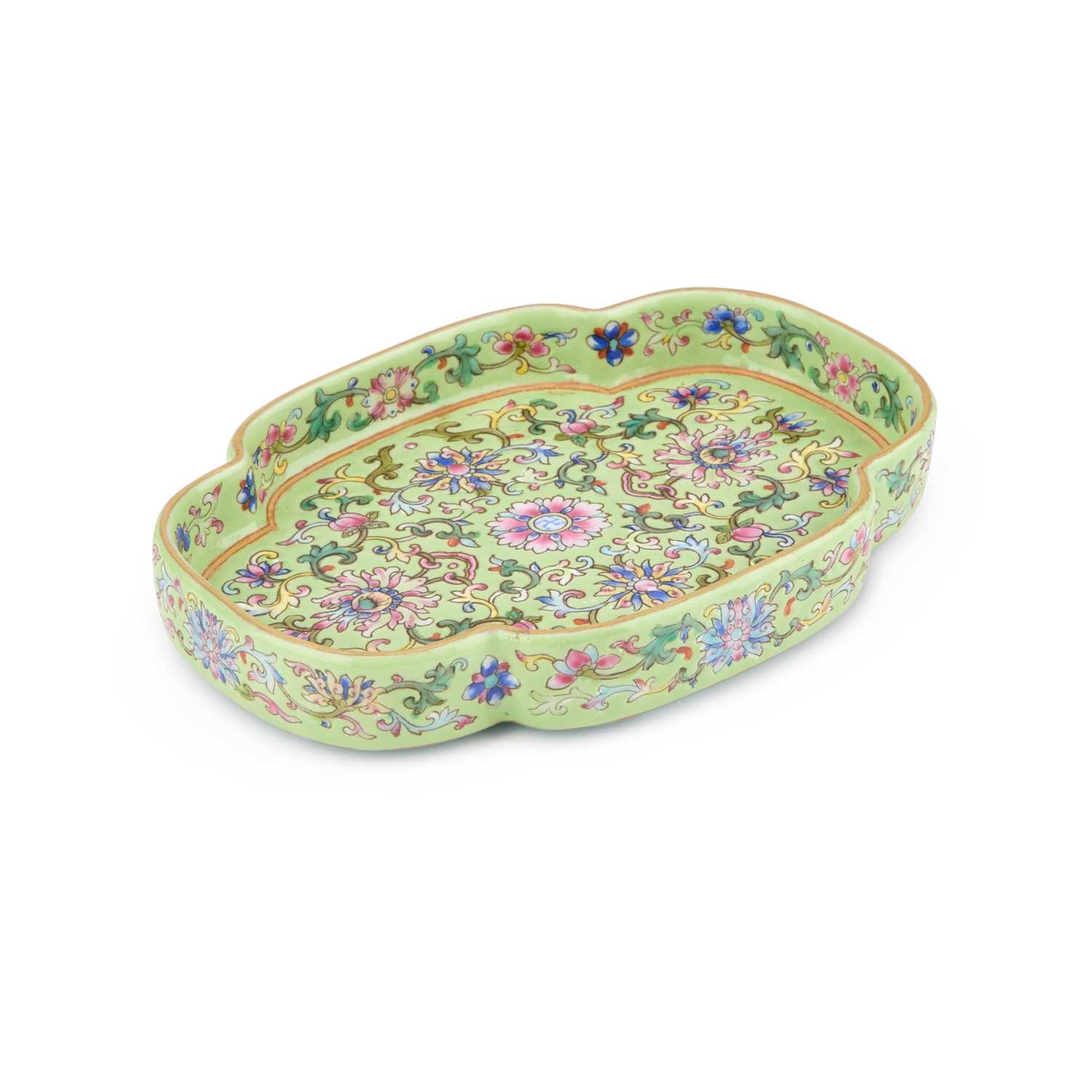 A CHINESE FAMILLE ROSE LIME GREEN QUATREFOIL TRAY