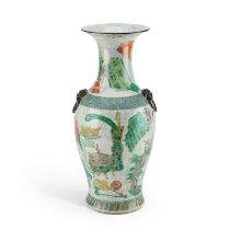 A LARGE CHINESE CRACKLEWARE VASE