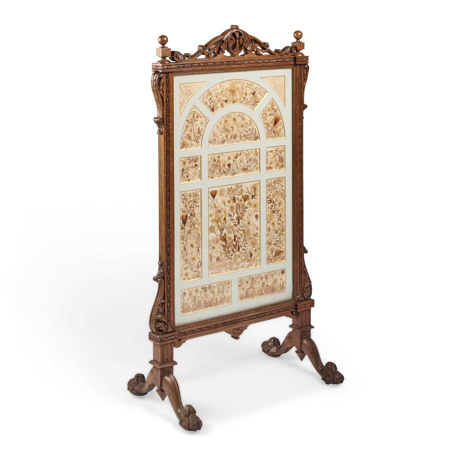 A VICTORIAN OAK COUNTRY HOUSE FIRE SCREEN